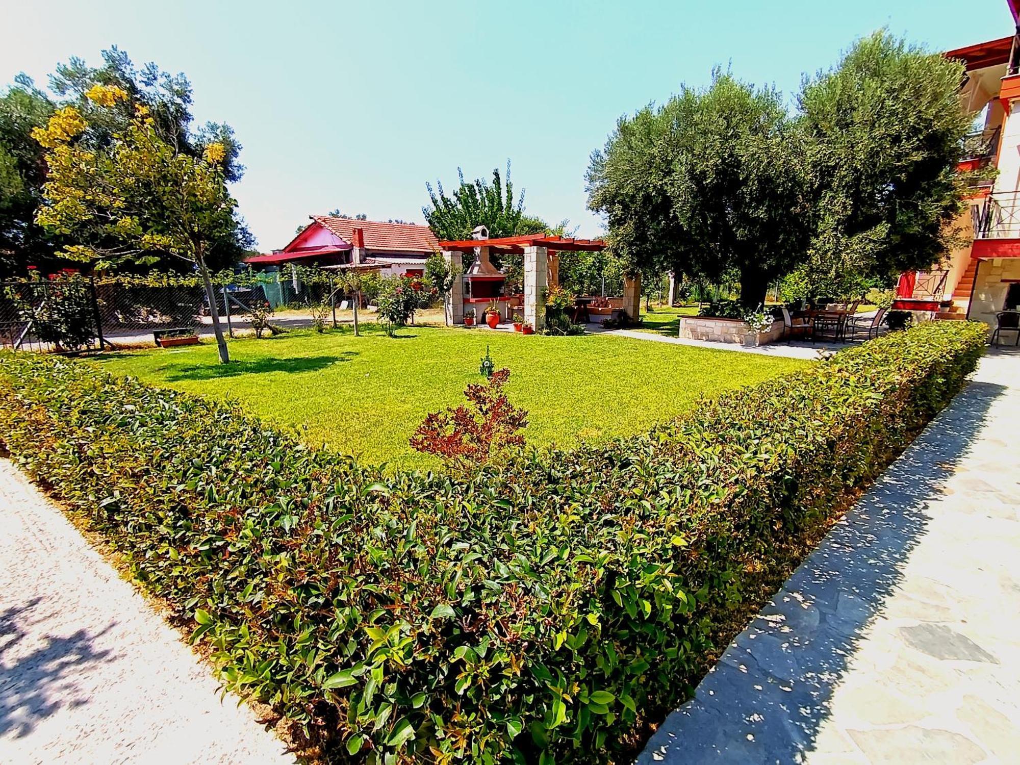 Giorgos Apartments. Скала-Фуркас Экстерьер фото