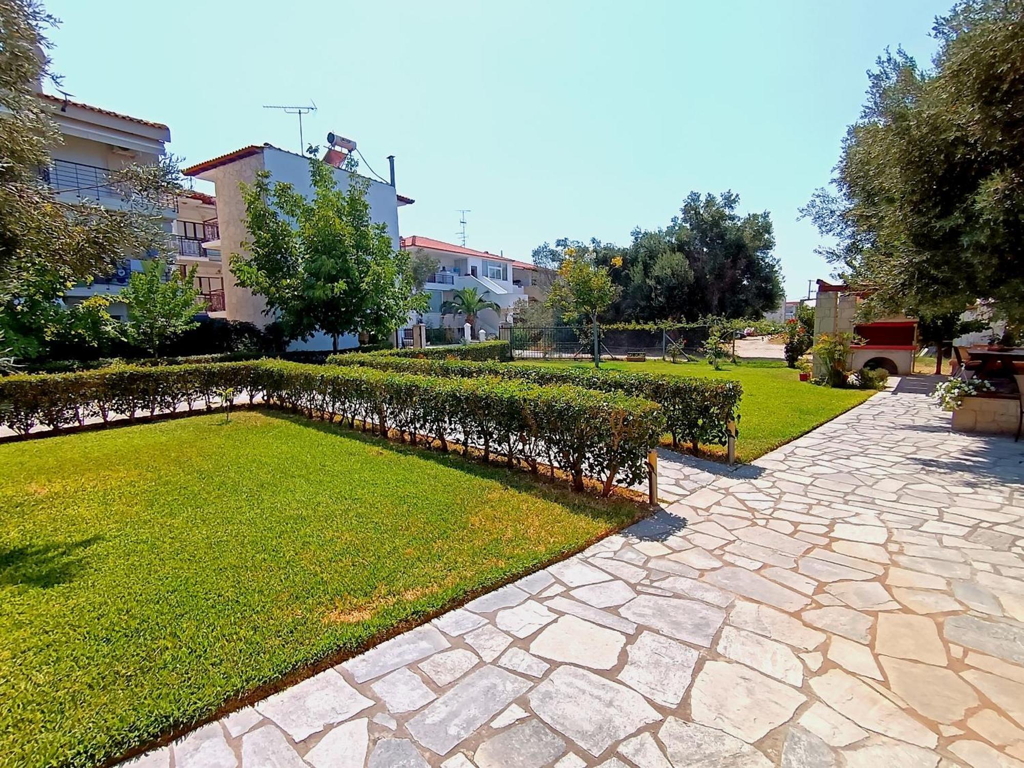 Giorgos Apartments. Скала-Фуркас Экстерьер фото