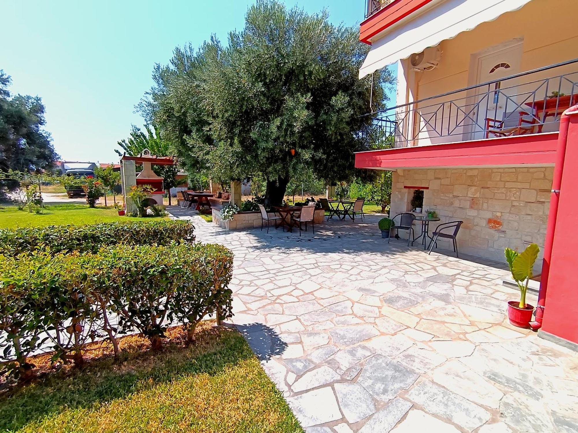 Giorgos Apartments. Скала-Фуркас Экстерьер фото